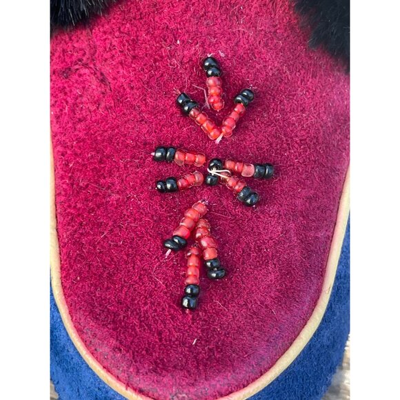 VIntage 1960s Canada Blue Red Suede Fur Womens Moccasin Slipper Sz 8 - Picture 7 of 16